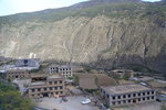 仁村（位於亞丁景區入口），新建好多住宿。