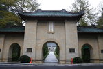 忠烈祠坐落於香爐峰下,1943年建成.為中國大陸唯一的紀念抗日陣亡將士仿照南京中山陵形式建造的大型烈士陵園. 全國重點文物保護單位.