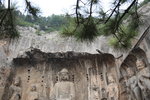 佛像依山就勢,雕刻於露天的崖壁上,高17.14米,十分巨大. 
IMG_9064