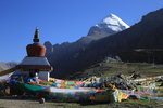 聖潔雪山不僅有獨特風景,更是虔誠的藏民心目中的聖地,雪山神聖高貴如神靈,藏民一生中最重要的事就是朝拜神山. 
IMG_0691