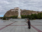 宗山古堡遺址轟立在江孜古城中央的懸崖峭壁上,海拔4020米,是宗山县的地標.
DSCN0888