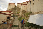 宗山遺址是1904年藏人英勇抗英的地點,保留有抗英炮台,抗英勇士跳崖處,江孜宗政府議事廳遺址.
IMG_0466