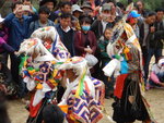 藏戲以佛教故事為內容的歌舞,藏語稱為「阿吉拉姆」,樂器多為打撃樂,另有專人旁白,演員專心吟唱和動作.
DSCN0155