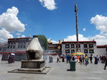 大昭寺又名'祖拉康','覚康'(藏語意為佛殿),位于拉薩老城區中心,是一座藏傳佛教寺院.
DSCN9492