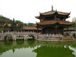 圓通寺是雲南著名禪宗古寺,省級文物保護單位,列為全國重點佛教寺廟之一。 池中八角亭IMG_1476_036