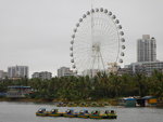 海濱公園被稱為湛江的'城巿客廰',摩天輪處處都有,但在海邊的不多吧.
DSCN8891