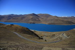 俯瞰腳底下的羊錯,像一條湛藍的綵帶在山巒幽谷,湖面淨如明鏡


IMG_9806