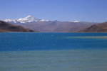 隨着角度不同,湖水的深淺和陽光的照射,湖面有不同顏色.
IMG_9982