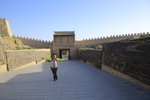 嘉峪關是明長城的最西端起點,也是長城沿綫保存最為完好、規模最壯觀的古代軍事城堡,素有'天下第一雄關'之美譽.IMG_9015