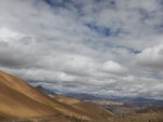 由切村向前是珠峰景區最難行的路,要翻越加烏拉山口5200米,上山有40多個彎,從山口往下有70多個彎
DSCN0619