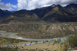 雅魯藏布大峽谷北起西藏米林县大渡卡村,南到墨脫县巴昔卡村.峽谷全長504.9千米,平均深度2268米,最深處6009米,平均海拔在3000米以上,為世界最深的大峽谷.
IMG_0188