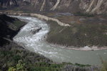 雅魯藏布的河床,平圴超過3000米,是世界上最高的河,下游本是圍繞着喜馬拉雅,卻要回轉拖出一條馬蹄形大拐彎.
IMG_0228