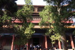 奎文閣又名藏書樓,是一座專門藏歷代帝王御賜書籍,墨迹的樓閣.是一座僅次于大成殿的高大建築.
IMG_0287