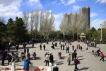 人民公園在通遼巿火車站附近,每日都滙集着大媽與大叔在廣場跳舞.
IMG_6336