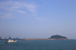 走到橋的盡頭可遠眺小青島.島上有一座燈塔, IMG_3510