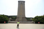 淮海戰役烈士紀念塔,塔高38.15米,塔身正面鑲嵌着毛澤東親筆題寫九個鎦金大字.
IMG_4488