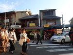 清水新道兩側賣店,多是京都地方色彩最濃厚的茶葉店、陶瓷店、京扇子店或醬菜店.
PB130889