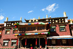 2:15pm 參觀塔公寺,塔公藏語為菩薩喜歡的地方,有小大昭寺之稱.
1-DSC_0411