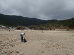 最近幾次港島綑岸都見到外籍美女執拾海灘的垃圾。P9180154