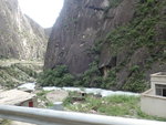 沿怒江行車,在目巴村旁公路開始爬升
P9150685