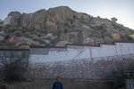 色拉寺的烏孜山上有石刻,雕刻著各種佛像,經文的崖壁和瑪尼石.
1M5A0326.jpg_