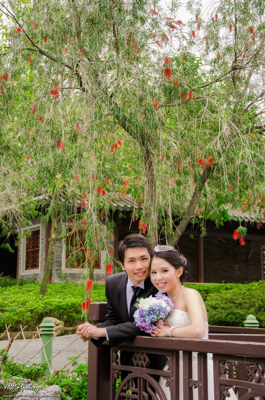 Kiki and Cyrus fotop photo sharing network